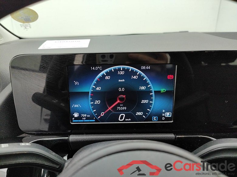 Mercedes-Benz GLA GLA 180 d Business Solution Essential 5d #6