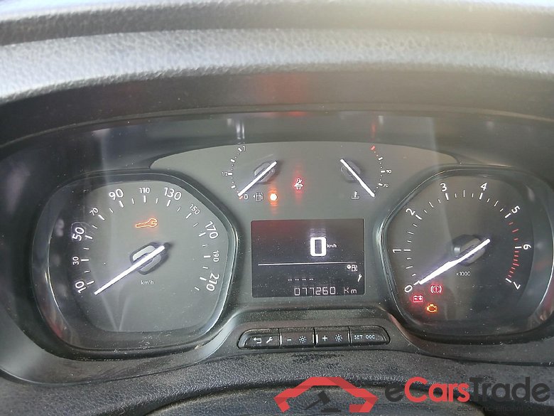 PEUGEOT Expert / 2016 / 4P / combi Combi BlueHDi 145 S&S Standard #4