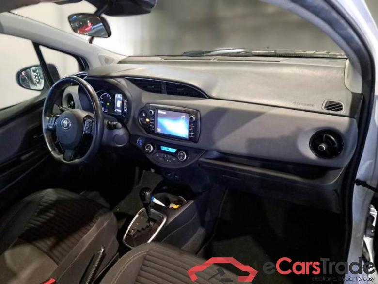 TOYOTA YARIS / 2017 / 5P / BERLINA 1.5 HYBRID BUSINESS #3