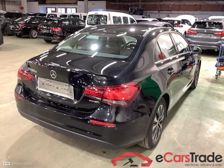 MERCEDES-BENZ A-CLASS LIMOUSINE 2.0 A 200 D BUSINESS SOLUTION LIM DCT #4