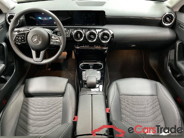 CLA -Klasse Shooting Brake CLA 180 (118.684) 1.3  AT7 E6d #4