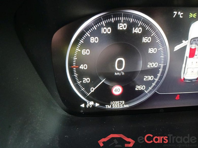 VOLVO XC90 / 2019 / 5P / todoterreno 2.0 B5 D AWD Momentum Pro Auto #5