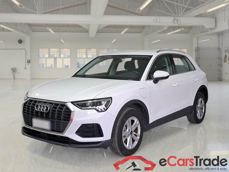 AUDI Q3 / 2018 / 5P / SUV 45 TFSI E S TRONIC BUSINESS #1