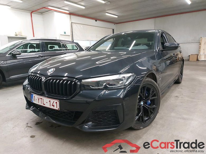 BMW - BMW 5 BERLINE 530e xDrive 272PK M Sport With Dakota Heated Comfort Mem Seats & M Spoiler  * HYBRID *