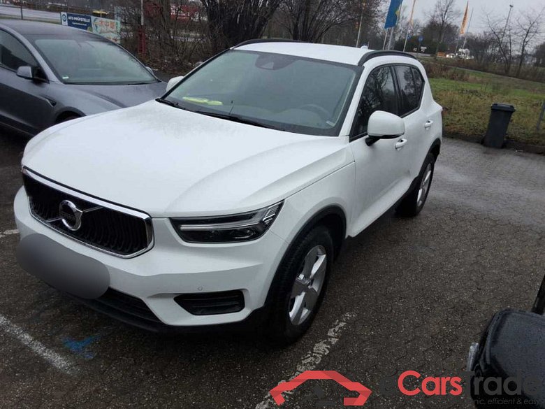 Volvo XC40 (2017->) DE - SUV5 T2 2WD EU6d, Momentum Core (EURO 6d), 2020 - 2022 #1