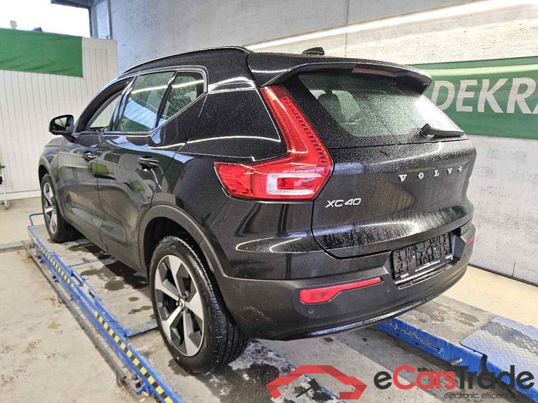 Volvo XC40 (2017->) DE - SUV5 B4 2WD EU6d, Plus Dark (EURO 6d), (Facelift) 2022 - 2024 #4