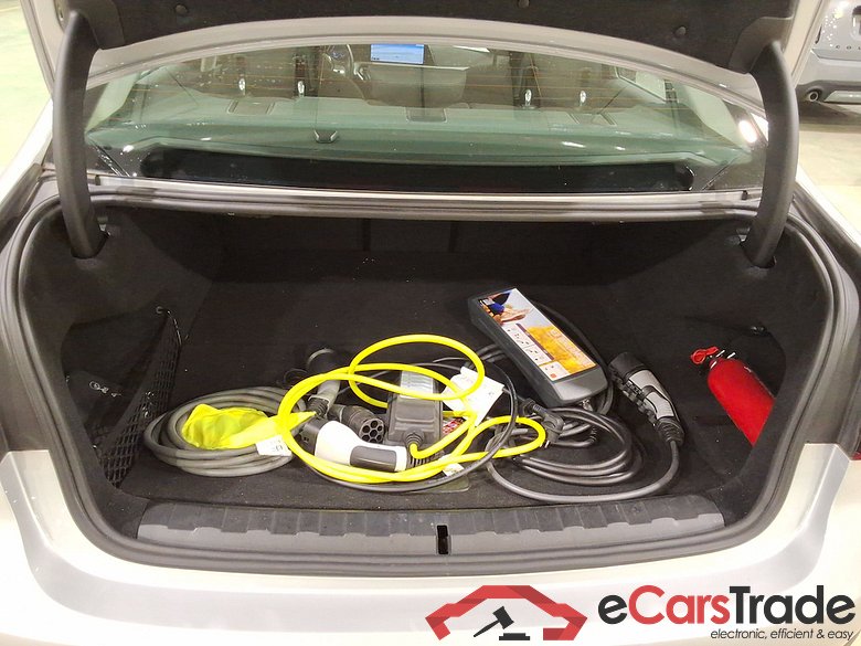 BMW 3 - 2019 330eA PHEV #3