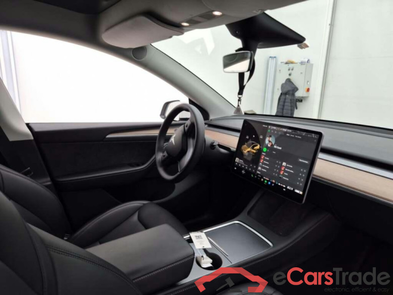 Tesla Model Y Long Range AWD 75 kWh #3