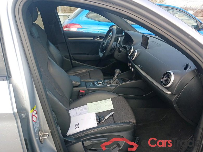 AUDI A3 / 2016 / 4P / sedán Sedan Black line 35 TDI 110kW S tronic #6