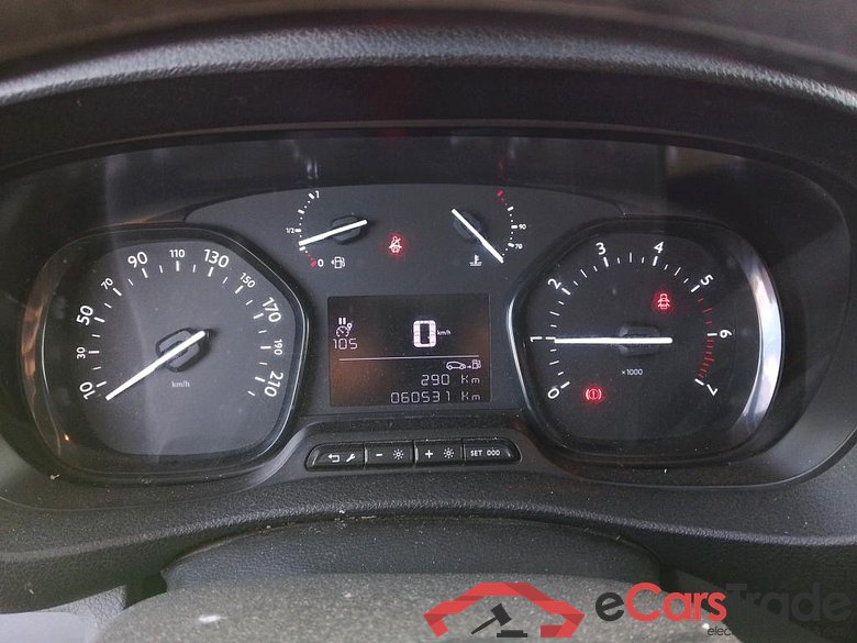 PEUGEOT Expert / 2016 / 4P / furgón Furgón Premium 1.5 BlueHDi 100 Standard (AC) #4