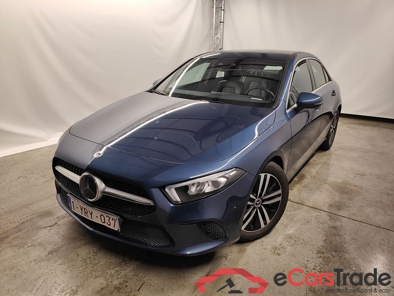 Mercedes-Benz A-Klasse Limousine A 200d Business Solution 4d