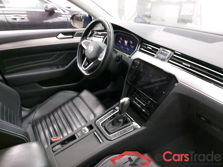 VOLKSWAGEN - VW  PASSAT VARIANT TDI 122PK DSG Elegance Business With Nappa Seats & Matrix LED & Towing Hook #3