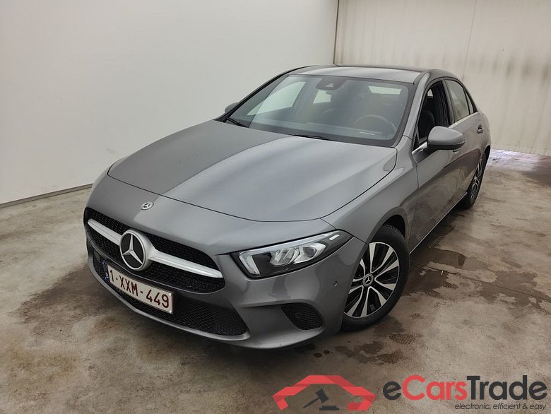 Mercedes-Benz A-Klasse Limousine A 180 d DCT Business Solution 4d #1