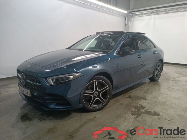 Mercedes-Benz A-Klasse Limousine A 250e Business Solution 4d #1