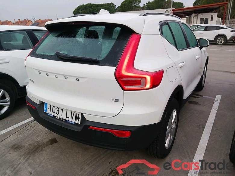 VOLVO XC40 / 2017 / 5P / todoterreno 1.5 T2 Momentum Core #2