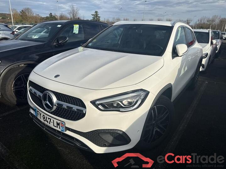 Mercedes GLA 200d Aut. LED-Xenon Widescreen Navi 1/2 Sport-Leather KeylessGo Camera Klima PDC ...