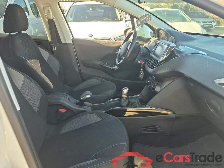 PEUGEOT 2008 / 2016 / 5P / todoterreno Signature BlueHDi 100 S&S 5 Vel. MAN #6