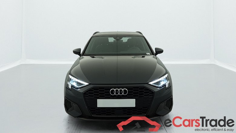 Audi A3 Sportback 35 TFSI Mild Hybrid 150 S tronic 7 Design Luxe #2