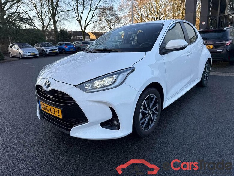 TOYOTA YARIS 1.5 Hybrid Dynamic #1