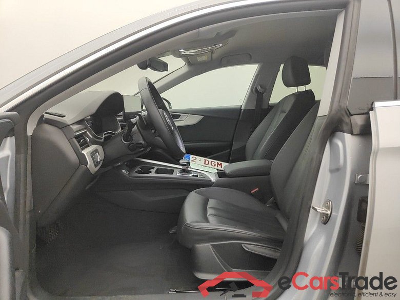 Audi A5 Sportback 30 TDI S tronic Bus. Ed. Attraction 5d #3