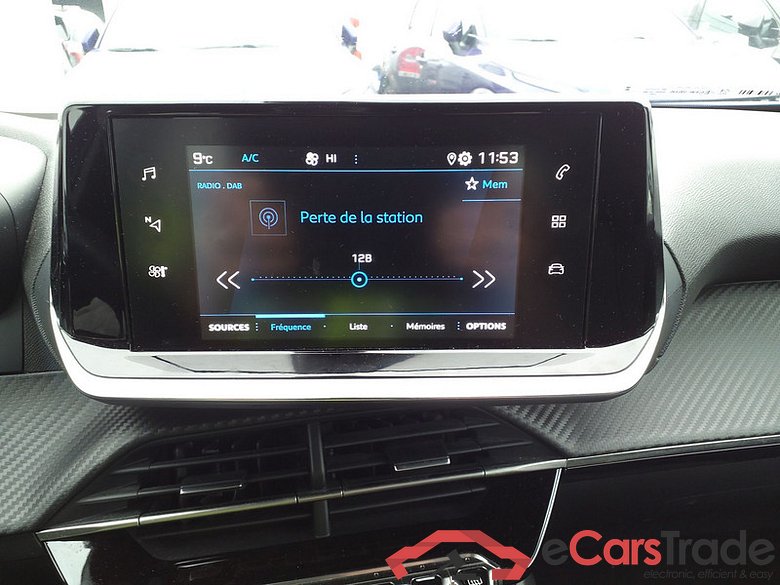 Peugeot 2008 1.2 PureTech Allure Aut. LED 1/2 Leather Camera Klima PDC ... #4