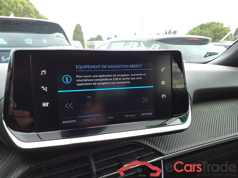 Peugeot 2008 1.2 PureTech Allure Aut. LED 1/2 Leather Camera Klima PDC ... #5