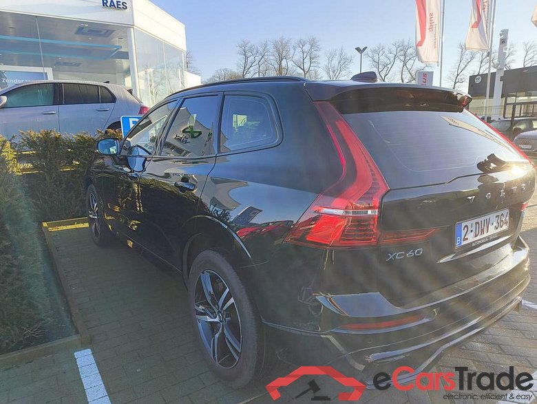 VOLVO XC60 2.0 B4 MHEV Plus Dark #3