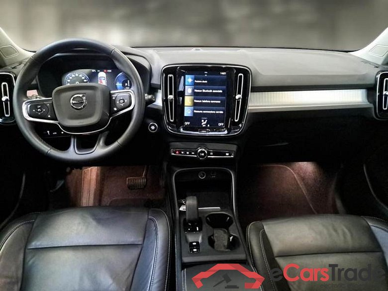 VOLVO XC40 / 2017 / 5P / SUV T4 PLUG-IN HYBRID AUTO RECH INSCRIP EXPR #3
