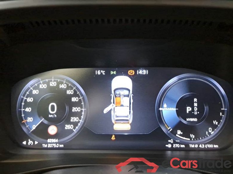 VOLVO XC40 / 2017 / 5P / SUV T4 PLUG-IN HYBRID AUTO RECH INSCRIP EXPR #4