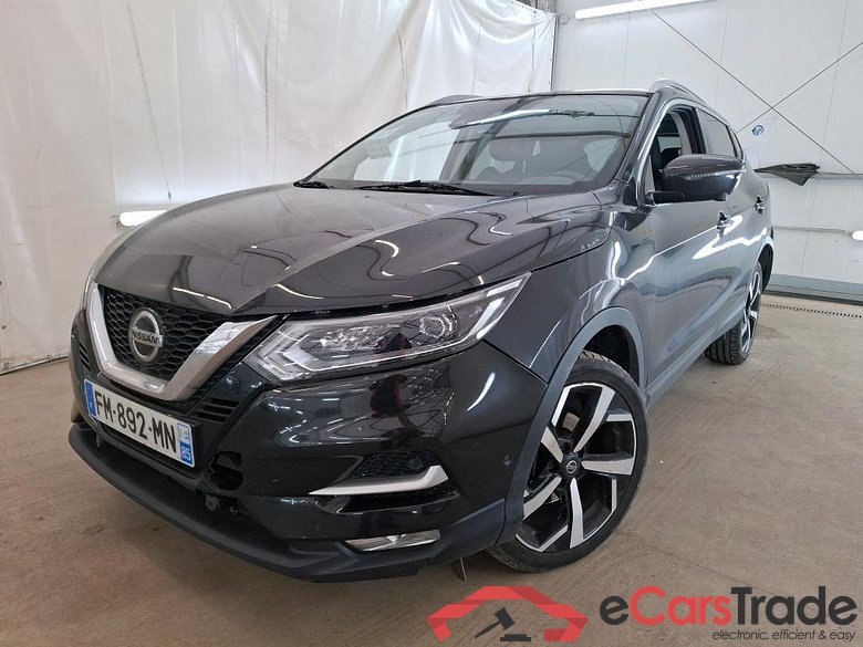 NISSAN Qashqai / 2017 / 5P / Crossover 1.3 DIG-T 140 Tekna #1