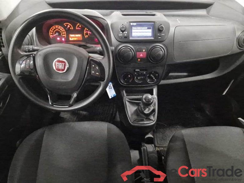 FIAT QUBO / 2016 / 5P / MONOVOLUME 1.4 8V 77CV EASY NATURAL POWER E6 #3