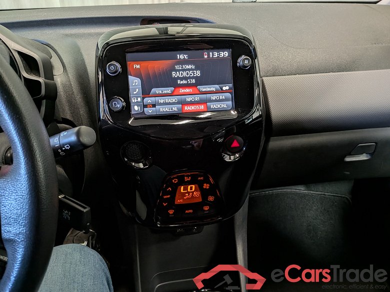 PEUGEOT 108 1.0 e-VTi Allure #5