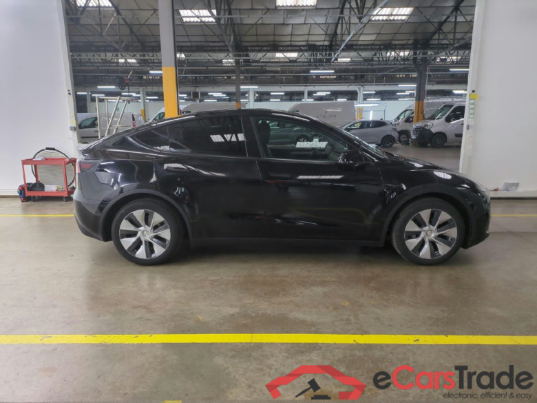 TESLA Model Y / 2021 / 5P / SUV RWD #5