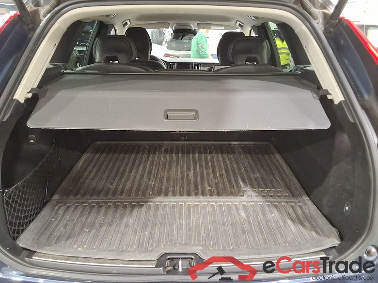 VOLVO XC60 2.0 B4 D GEARTRONIC MOMENTUM PRO #3