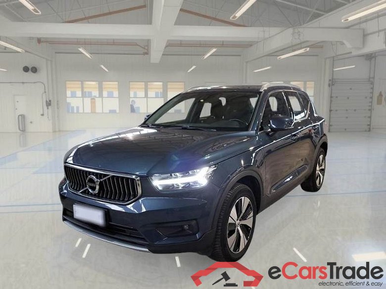 VOLVO XC40 / 2017 / 5P / SUV T5 PLUG-IN HYBRID AUTO RECH INSCRIP EXPR