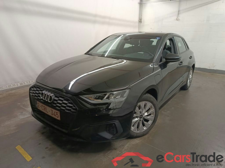 Audi A3 Sportback 1.4 40 TFSI e Attraction 5d #1