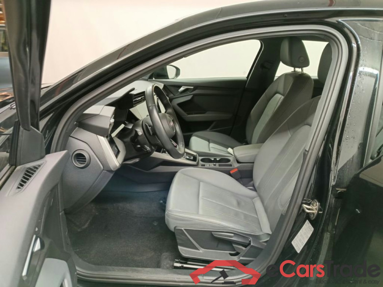 Audi A3 Sportback 1.4 40 TFSI e Attraction 5d #3