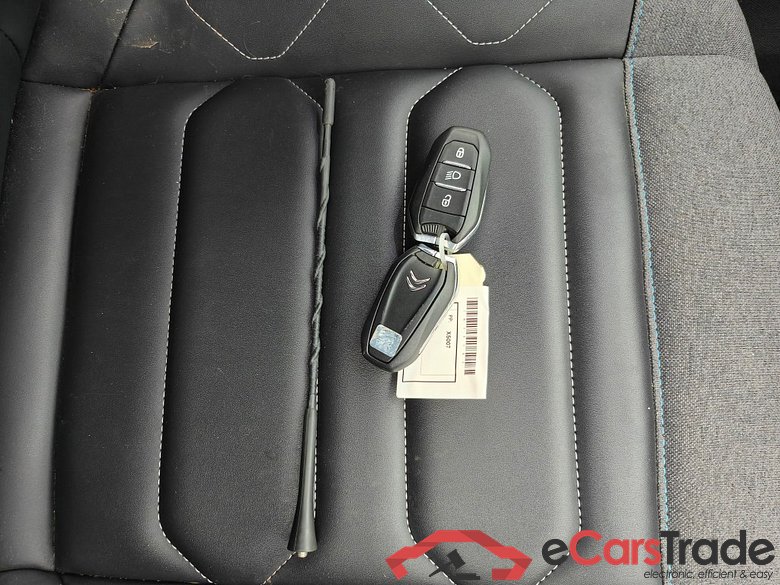 CITROEN E-C4 50 kWh 136 Shine Pack 5d #6