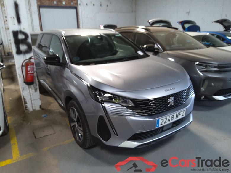 PEUGEOT 5008 Allure Pack 130 S&S 6 vel. MAN  Pure Tech
