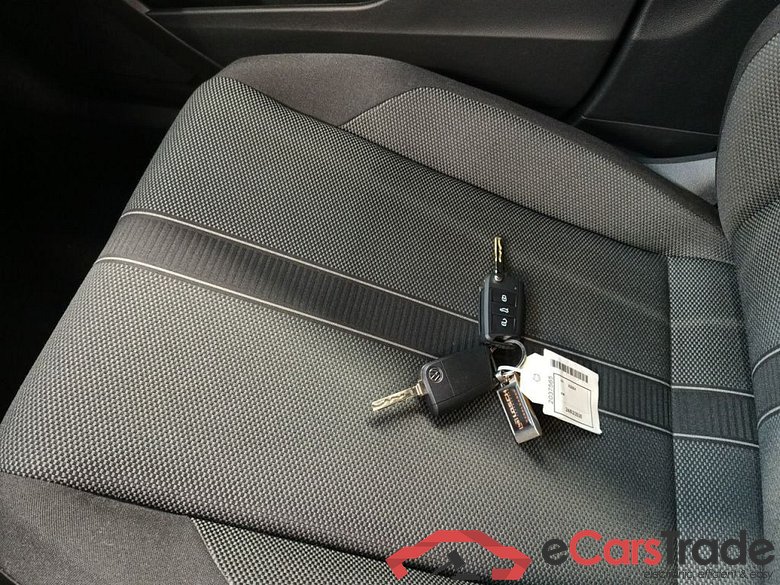 Volkswagen T-Roc 1.5 TSI ACT 110kW Life DSG7 5d #4