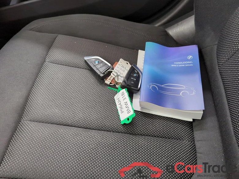 BMW 3 Serie Sedan 318iA Business Edition 4d #4