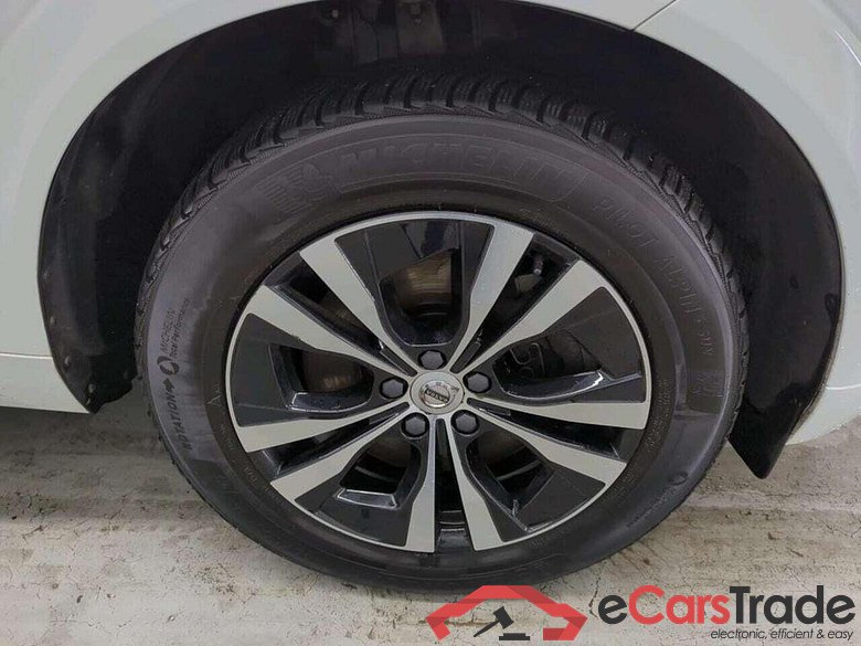 VOLVO XC60 2.0 B5 MomExclusive #6