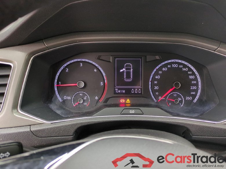 VOLKSWAGEN T-Roc / 2017 / 5P / SUV 2.0 TDI 150 LOUNGE BUSINESS DSG7 #6