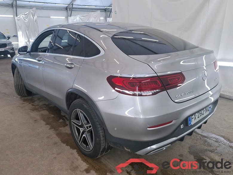 MERCEDES-BENZ GLC Coupe / 2019 / 5P / Coupé GLC 300 e AMG Line 4Matic #2
