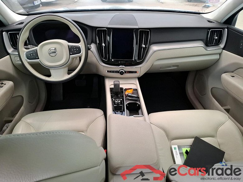 VOLVO XC60 / 2021 / 5P / SUV B4 197 Geartronic 8 Momentum Business #5