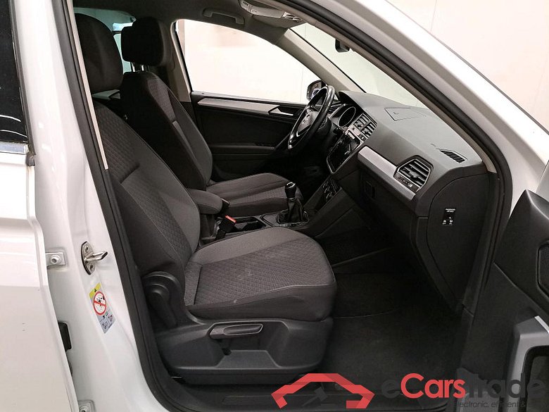VOLKSWAGEN - VW  TIGUAN TDI 115PK Comfortline        ***       GEARBOX OUT    -  GETRIEBE DEFEKT   !         ***          Pack Travel & LED Lights & Park Assist With Rear Camera #3