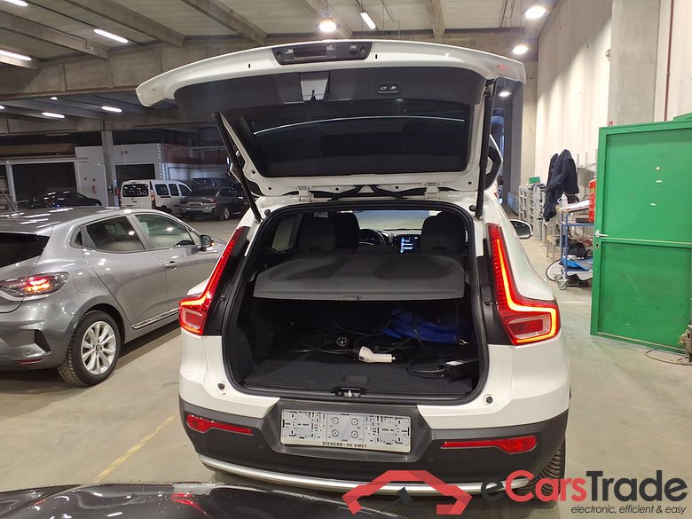 VOLVO XC40 1.5 T4 PHEV CORE DCT #3