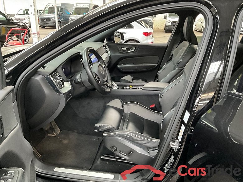 XC60 Plus Dark Recharge Plug-In Hybrid AWD 2.0 T6 293KW AT8 E6d #4