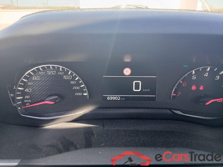 PEUGEOT 2008 / 2019 / 5P / todoterreno Active Pack BlueHDI 81kW (110CV) #4