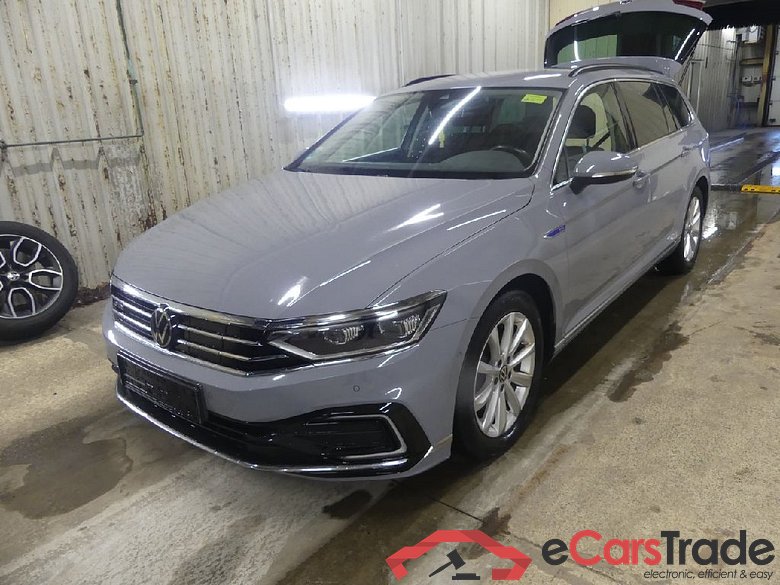 Passat Variant GTE 1.4 TSI 160KW AT6 E6d #1